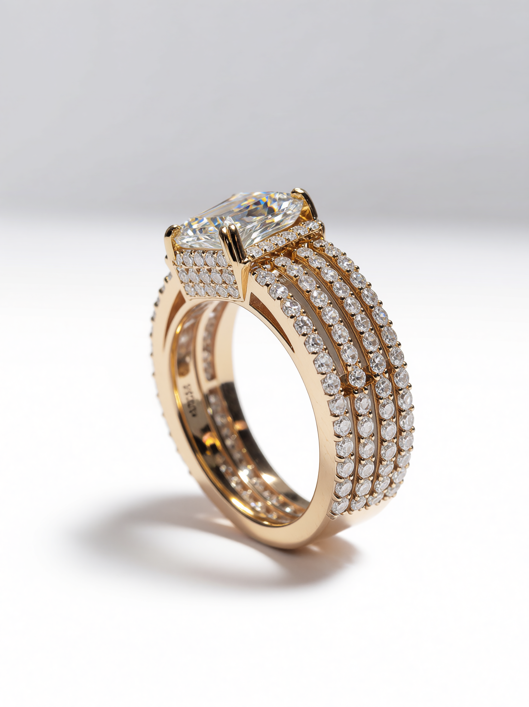 Majesté Galerie Ring