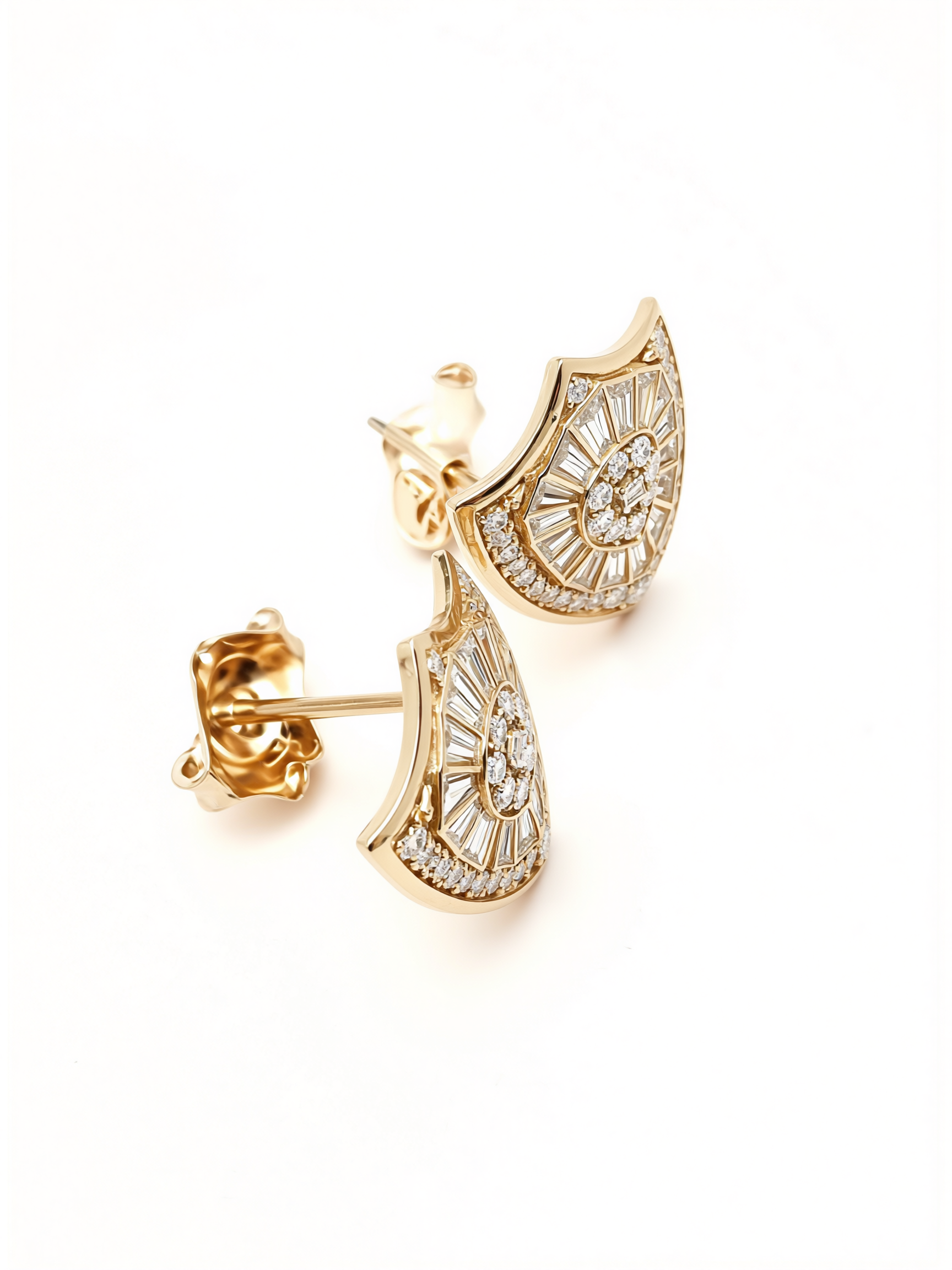 Bouclier Étoilé Stud Earrings