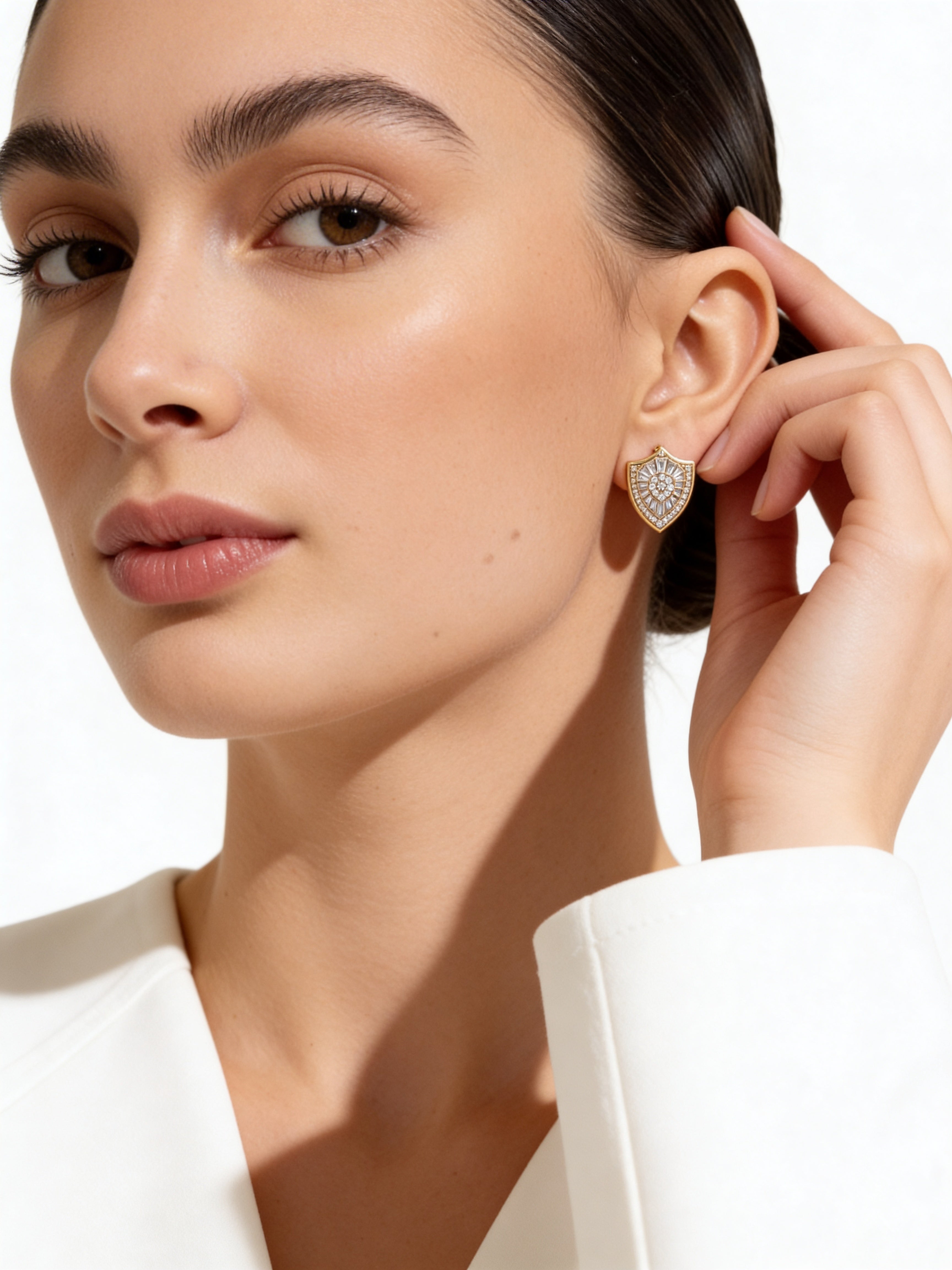 Bouclier Étoilé Stud Earrings