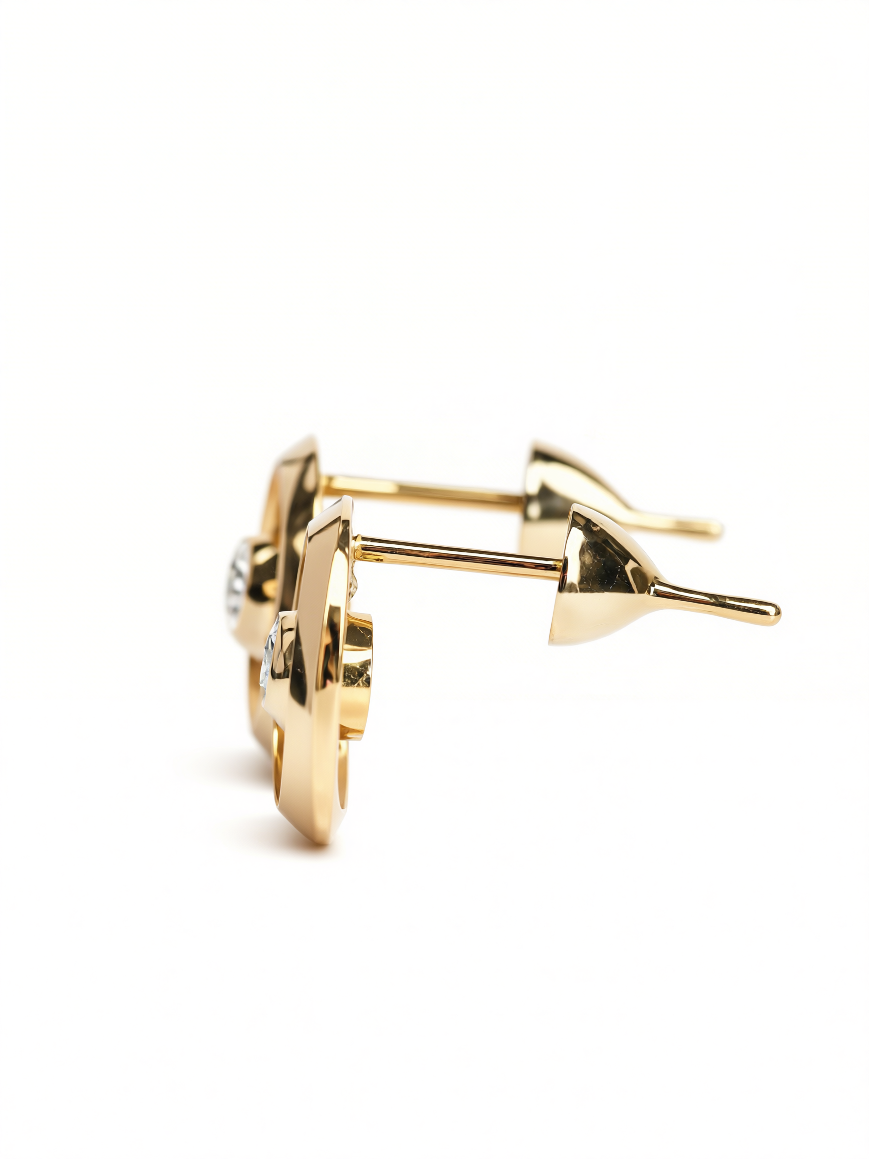 Médaille Lumière Stud Earrings