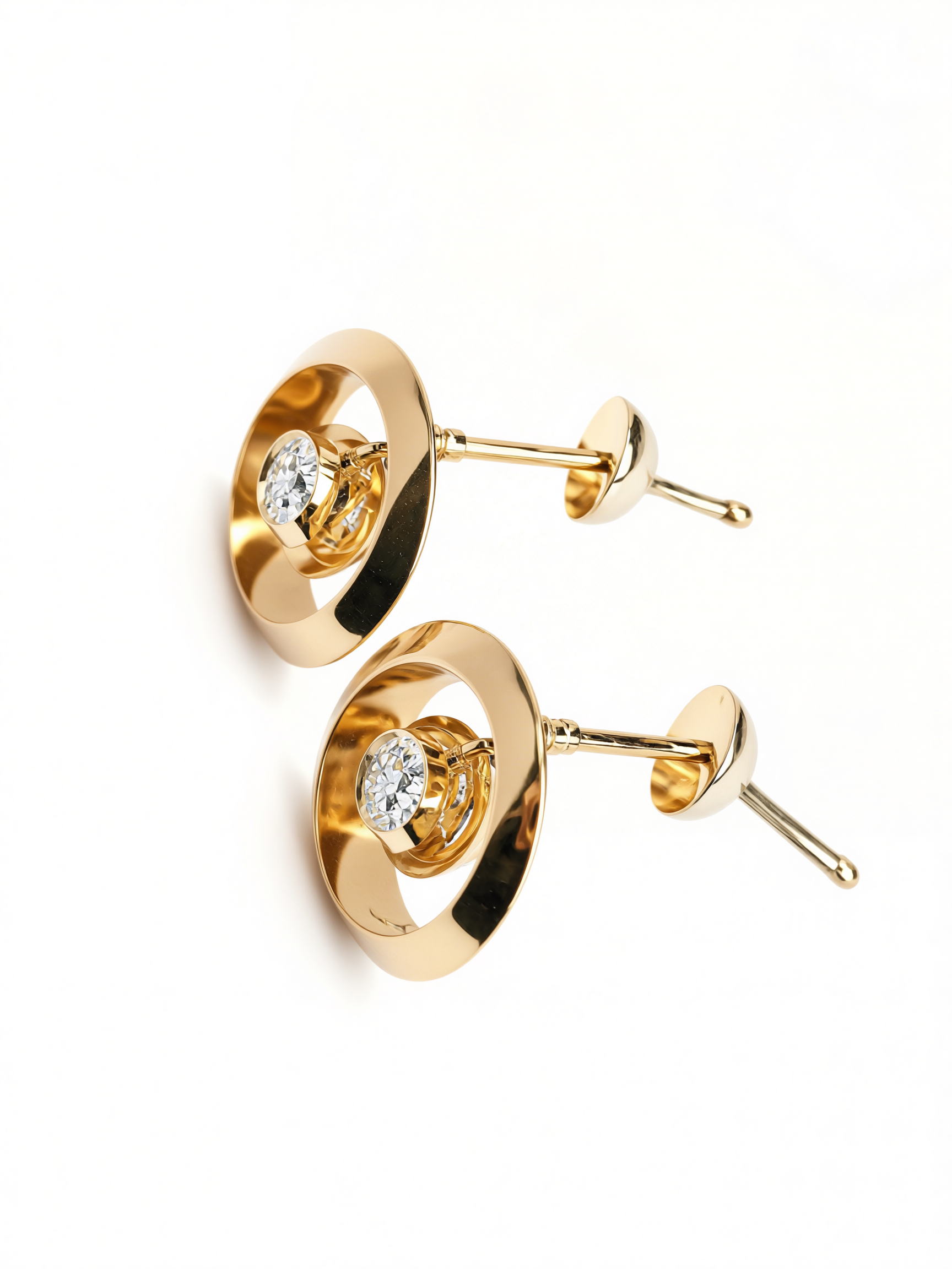 Médaille Lumière Stud Earrings
